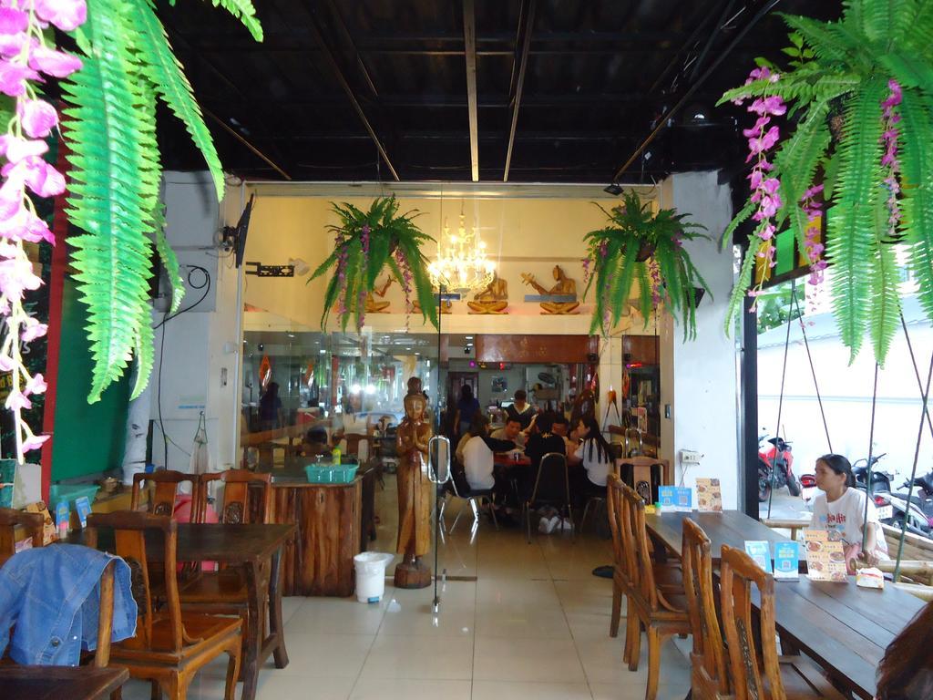 Hotel The California Chiang Mai Extérieur photo