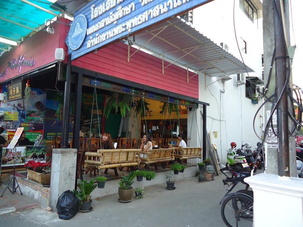 Hotel The California Chiang Mai Extérieur photo