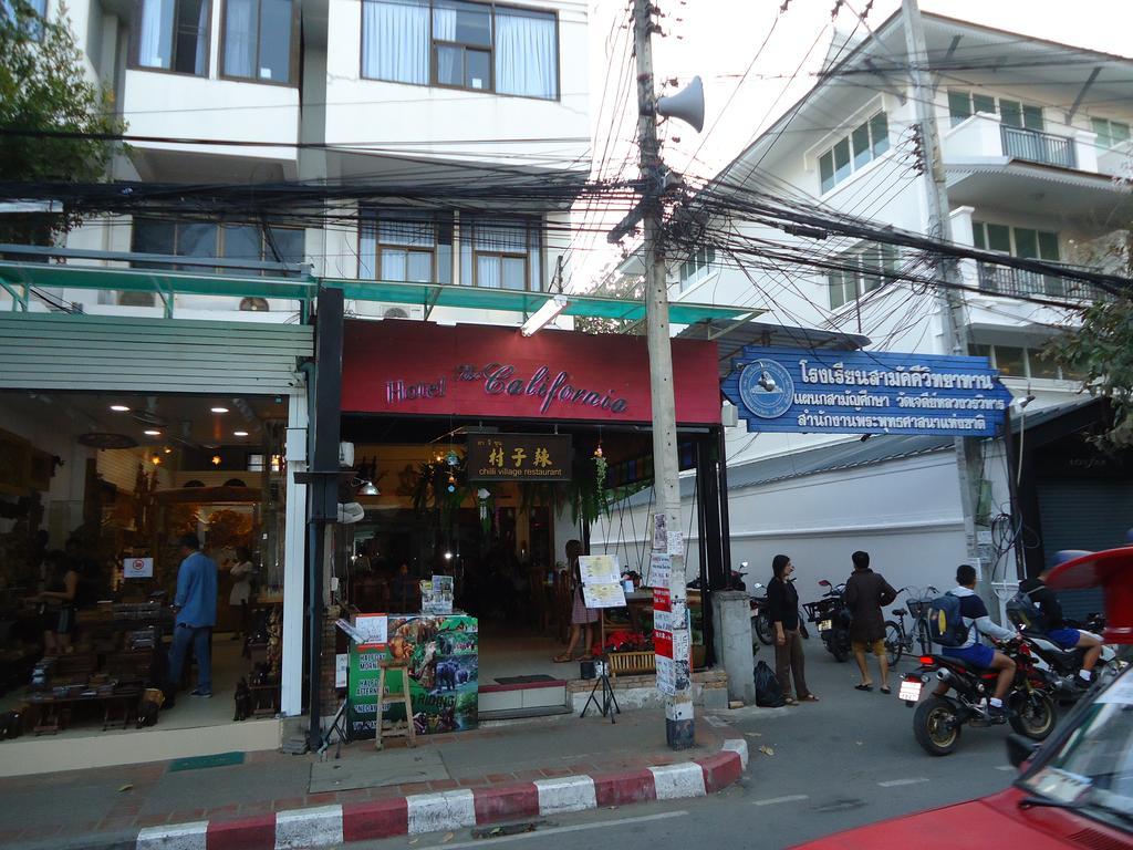 Hotel The California Chiang Mai Extérieur photo
