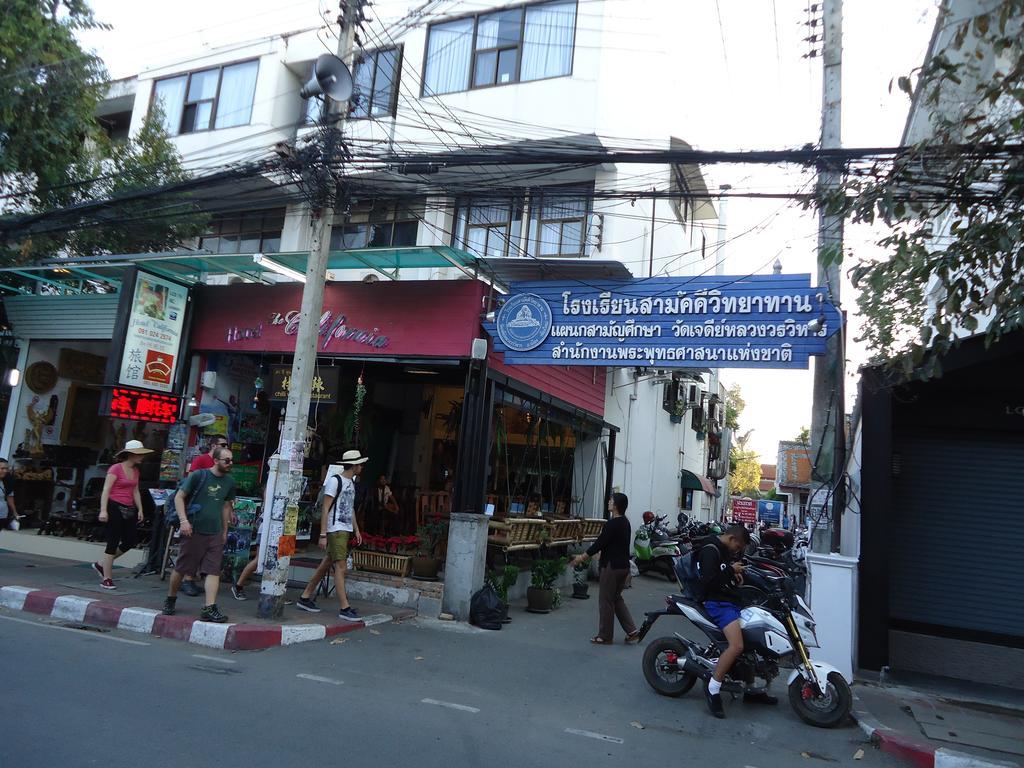 Hotel The California Chiang Mai Extérieur photo