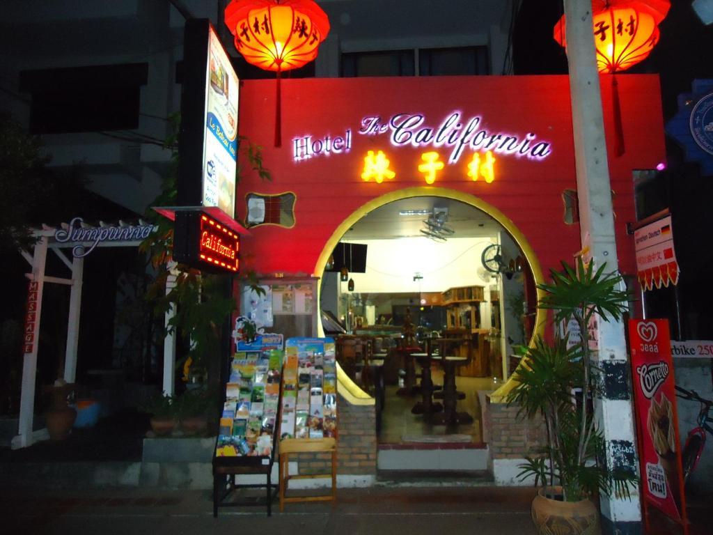 Hotel The California Chiang Mai Extérieur photo