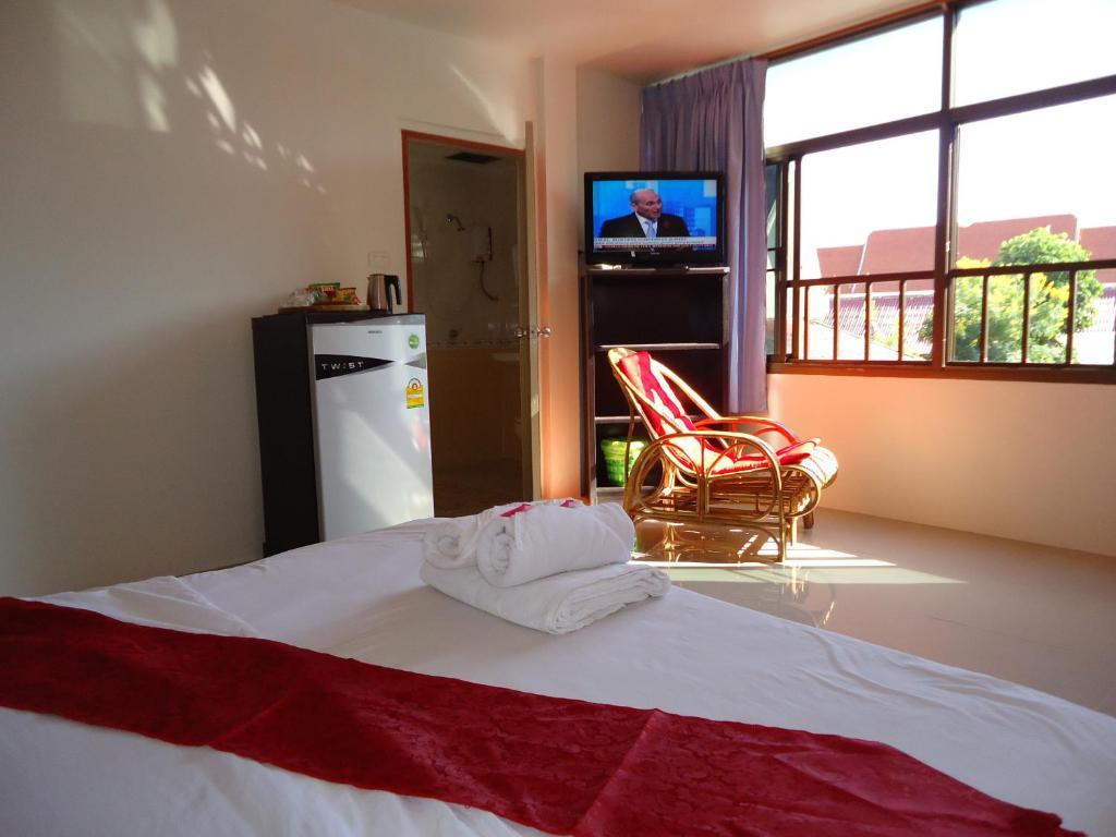 Hotel The California Chiang Mai Extérieur photo