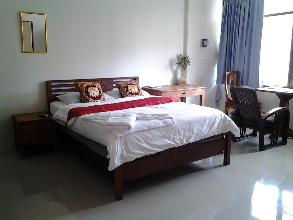 Hotel The California Chiang Mai Chambre photo